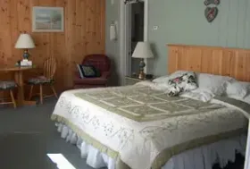 Photograph of Alyssas Motel on Thomas Pond, Casco