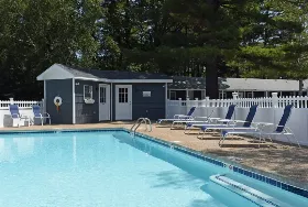 Photograph of Blue Roof Motel, Kittery
