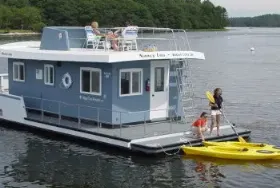 Photograph of Robinhood Marine Center - Vacation On A House Boat, Georgetown