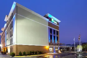 Photograph of Holiday Inn Express, Hyattsville
