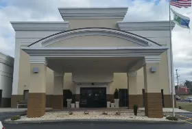 Photograph of Holiday Inn Express, Edgewood