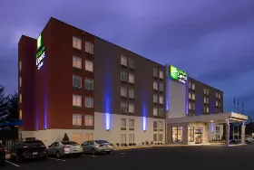 Photograph of Holiday Inn Express, College Park