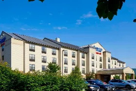Photograph of Fairfield Inn & Suites, Cumberland