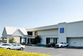 Photograph of Motel 6, Frederick