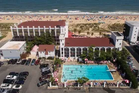 Photograph of Castle In The Sand Hotel, Ocean City
