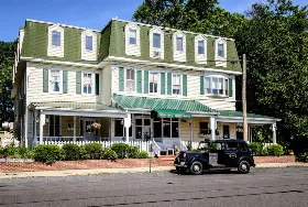 Photograph of Oxford Inn & Pope's Tavern, Oxford