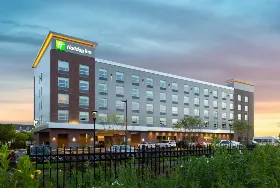 Photograph of Holiday Inn Boston Logan Airport - Chelsea, Chelsea