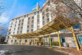 Photograph of La Quinta Inn & Suites, Somerville