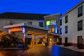 Photograph of Holiday Inn Express, Great Barrington