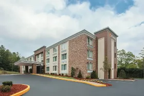 Photograph of La Quinta Inn & Suites, Sturbridge