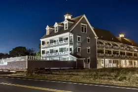 Photograph of Bluegreen Vacations The Breakers Resort, Dennisport