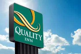 Photograph of Quality Inn, West Yarmouth