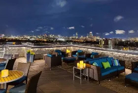 Photograph of DoubleTree Suites by Hilton Hotel Boston - Cambridge, Boston