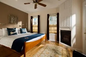 Photograph of Benchmark Inn, Provincetown
