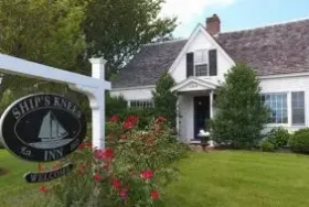 Photograph of Ships Knees Inn, East Orleans