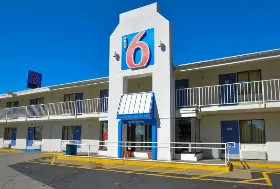 Photograph of Motel 6, Chicopee