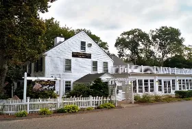 Photograph of Old Yarmouth Inn, Yarmouth Port