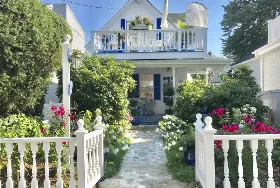 Photograph of A Lady Winette Cottage B&B, Marblehead
