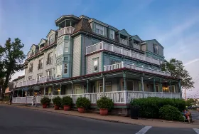 Photograph of Mansion House Inn And Health Club & Spa, Vineyard Haven