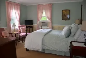 Photograph of Thornewood Inn, Great Barrington