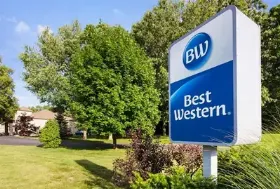 Photograph of Best Western Plaza Hotel Saugatuck, Saugatuck