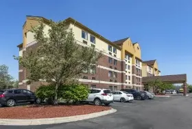 Photograph of Comfort Inn, Warren