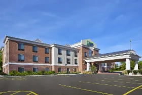 Photograph of Holiday Inn Express, Niles