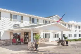 Photograph of Baymont Inn & Suites, 