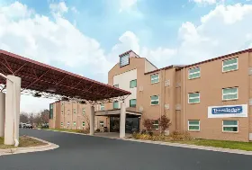 Photograph of Travelodge, Romulus
