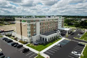 Photograph of Holiday Inn & Suites Farmington Hills - Detroit NW, Farmington Hills