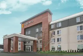 Photograph of La Quinta Inn & Suites, Utica
