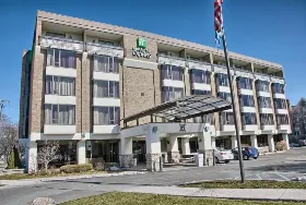 Photograph of Holiday Inn Express, Birmingham