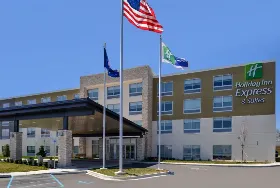 Photograph of Holiday Inn Express, Farmington Hills