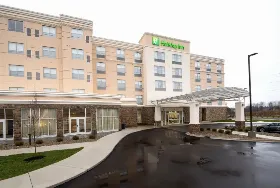 Photograph of Holiday Inn & Suites Detroit - Troy, Troy