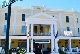 Photograph of Stafford's Perry Hotel - Petoskey, Petoskey