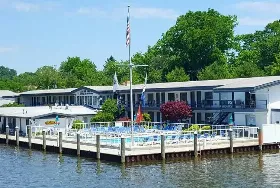Photograph of Ship 'n Shore Motel, Saugatuck