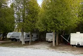 Photograph of Barefoot's Resort, Cedarville