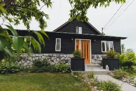 Photograph of North Shore Cottage, Calumet