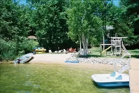 Photograph of Bass Lake Cottages, Maple City