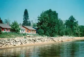 Photograph of Saunders Sunrise Cabins, Paradise