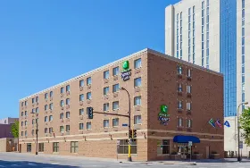 Photograph of Holiday Inn Express, Minneapolis