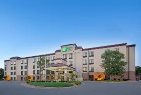 Photograph of Holiday Inn Express, Minnetonka