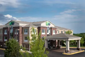 Photograph of Holiday Inn, Chanhassen