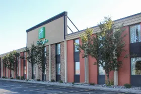 Photograph of Holiday Inn, Alexandria