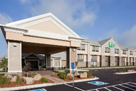 Photograph of Holiday Inn Express & Suites, Willmar