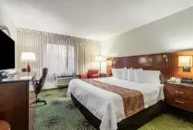 Photograph of Quality Inn, Albert Lea