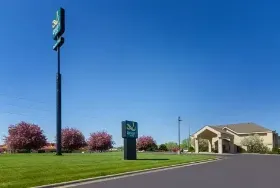 Photograph of Quality Inn, Fairmont