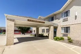 Photograph of Quality Inn, Marshall