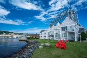 Photograph of South Pier Inn On The Canal, Duluth
