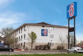 Photograph of Motel 6, Saint Paul